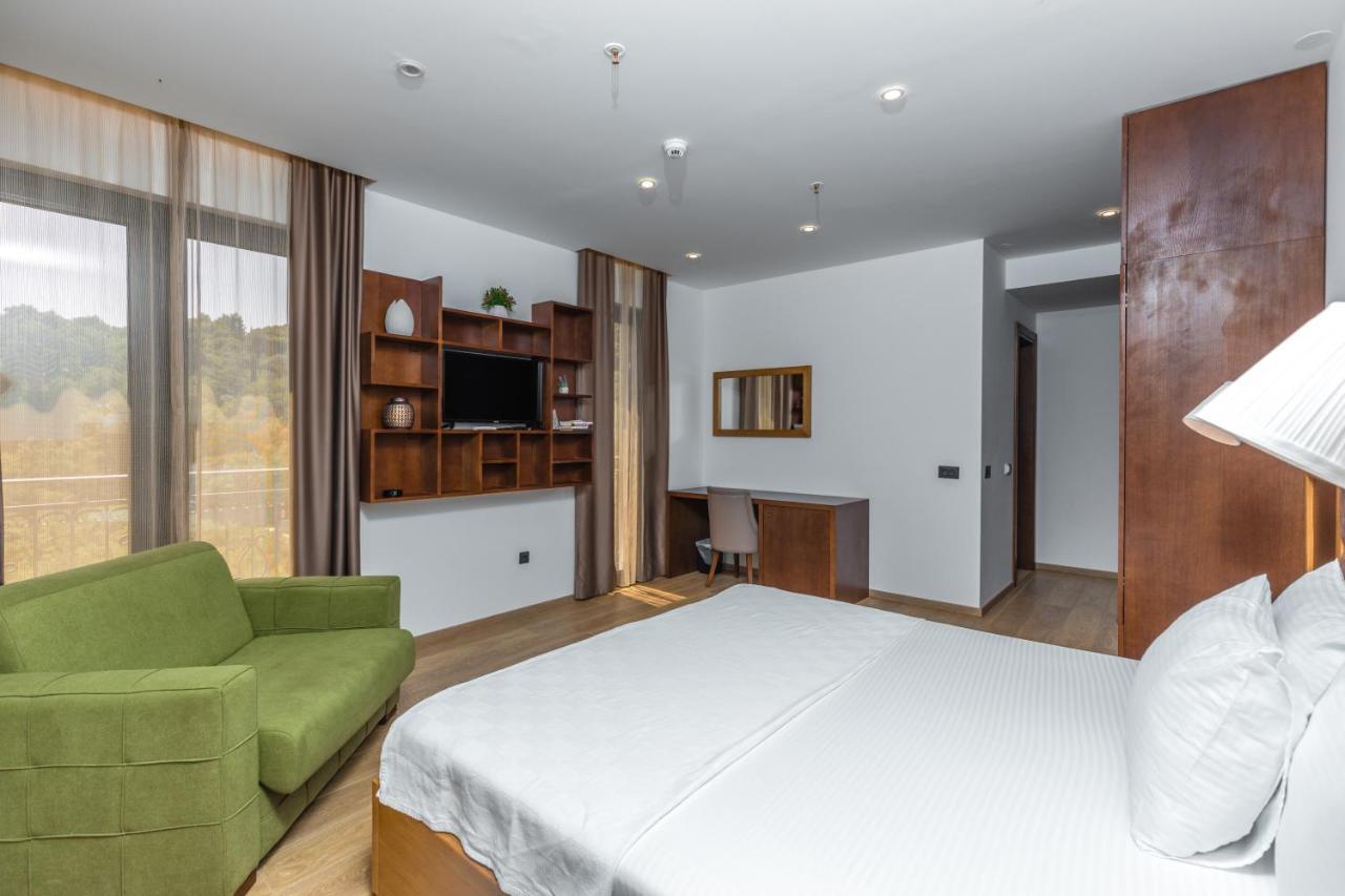 Hotel Plaza Lucice Petrovac Bagian luar foto